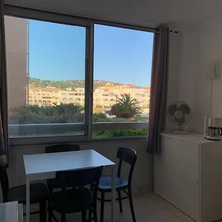 Studio Avec Cabine Separee Vue Marina *
