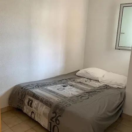 Apartment Studio Avec Cabine Separee Vue Marina Sète