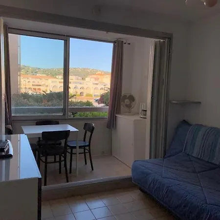 Apartment Studio Avec Cabine Separee Vue Marina
