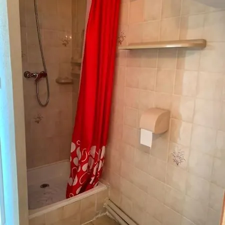 Studio Avec Cabine Separee Vue Marina Apartment *